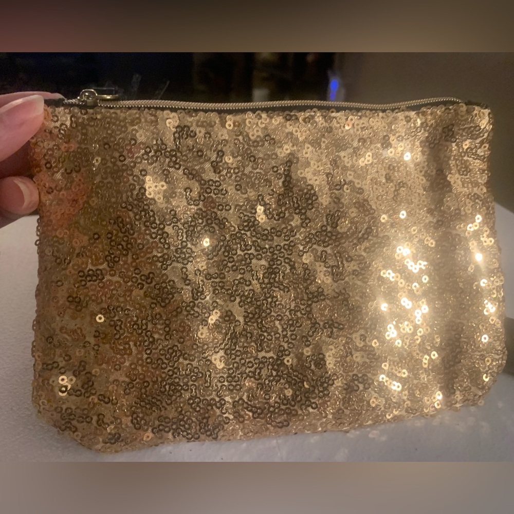 FREE w/$40 purchase || Ipsy makeup bag